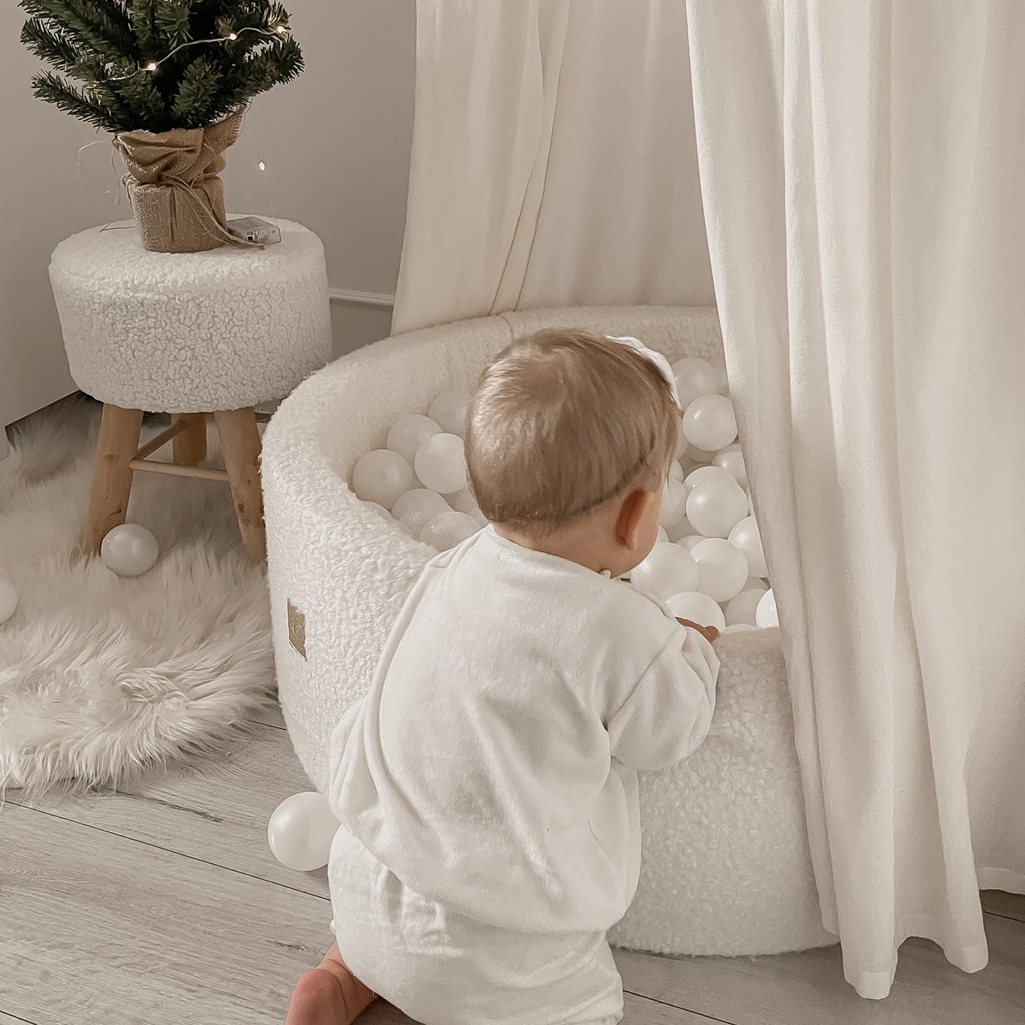 Cream Boucle Ball Pit + 200 Balls