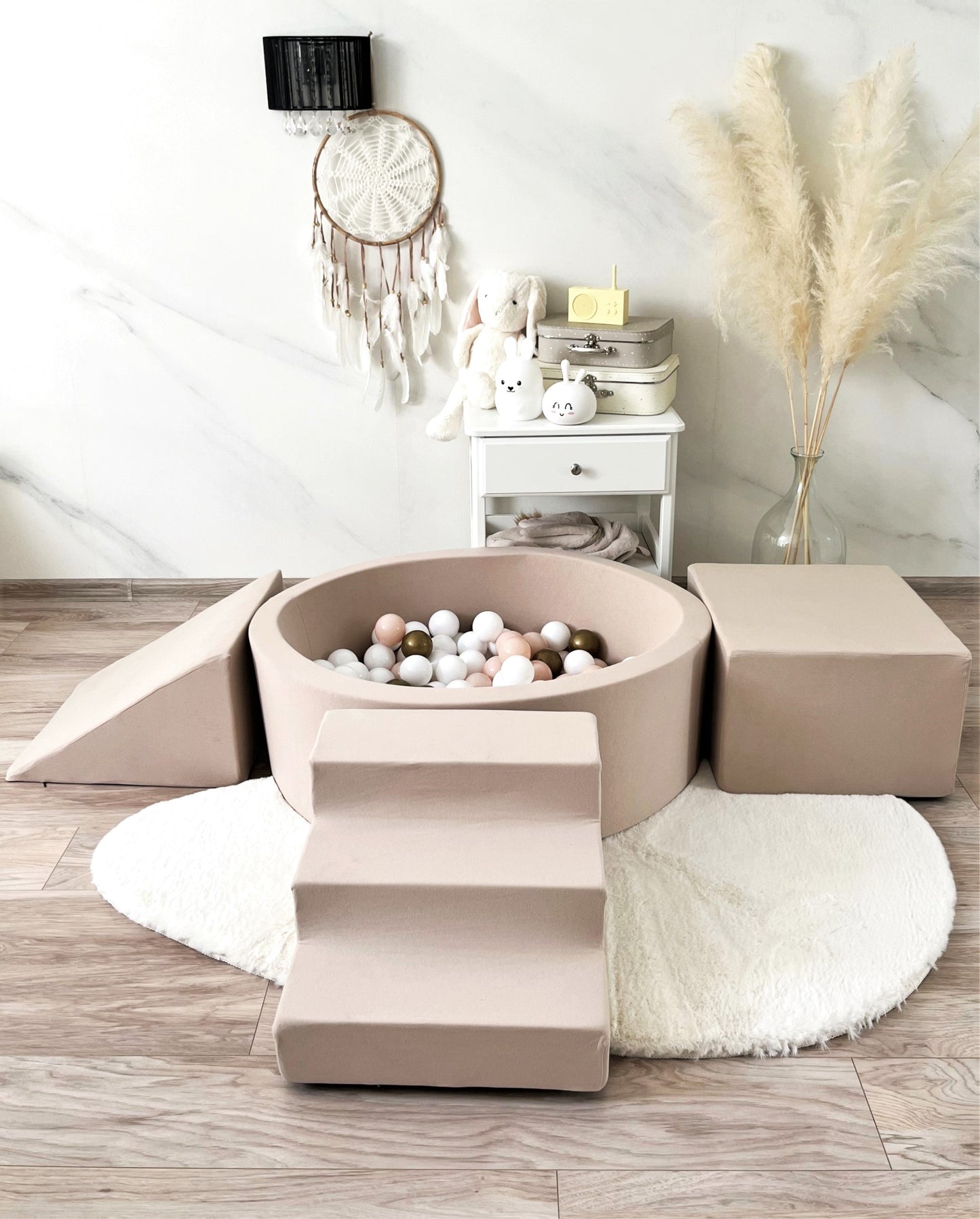 Beige Foam Soft Play & Ball Pit - 200 Balls
