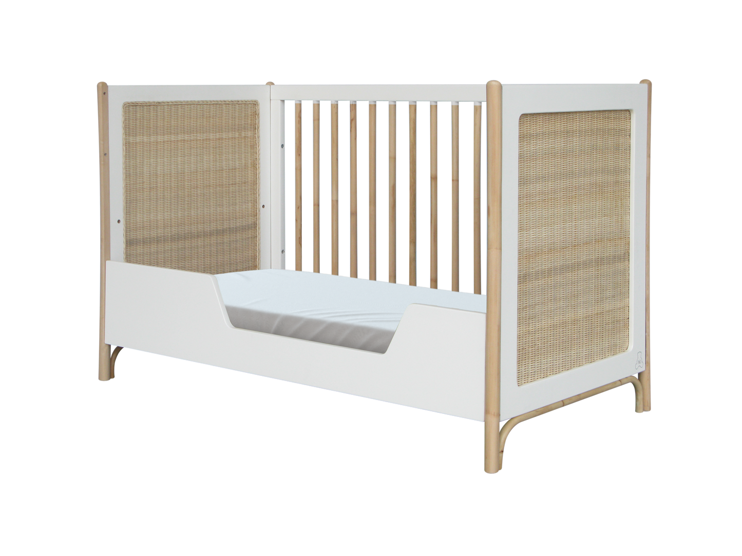 Theo Bebe Oceania Rattan Evolutive Cot Bed- Snow